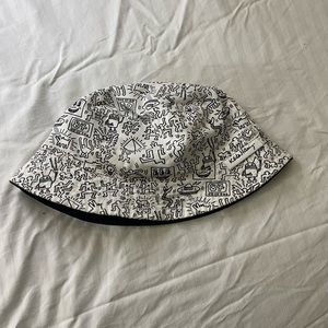 Keith Haring bucket hat